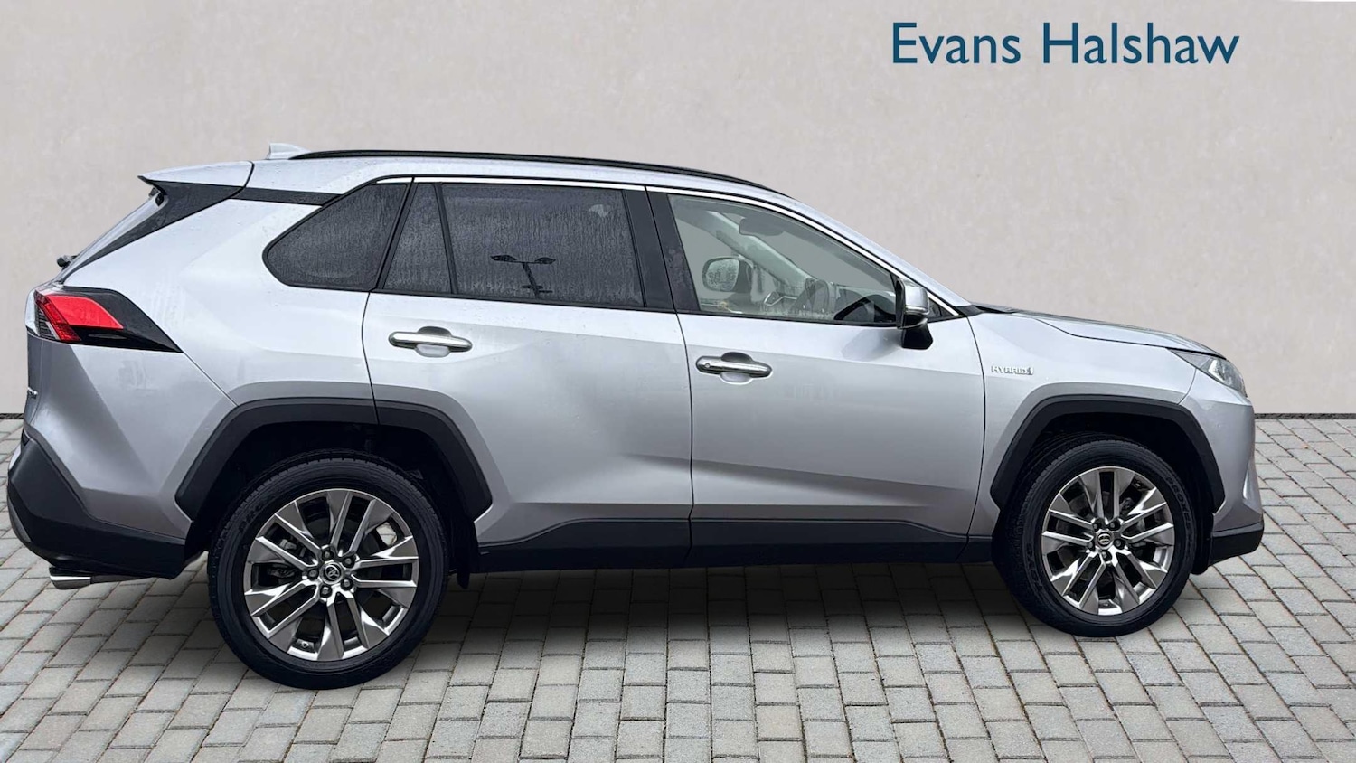 Used Toyota RAV4 2022 for sale - 77194465: Photo 2