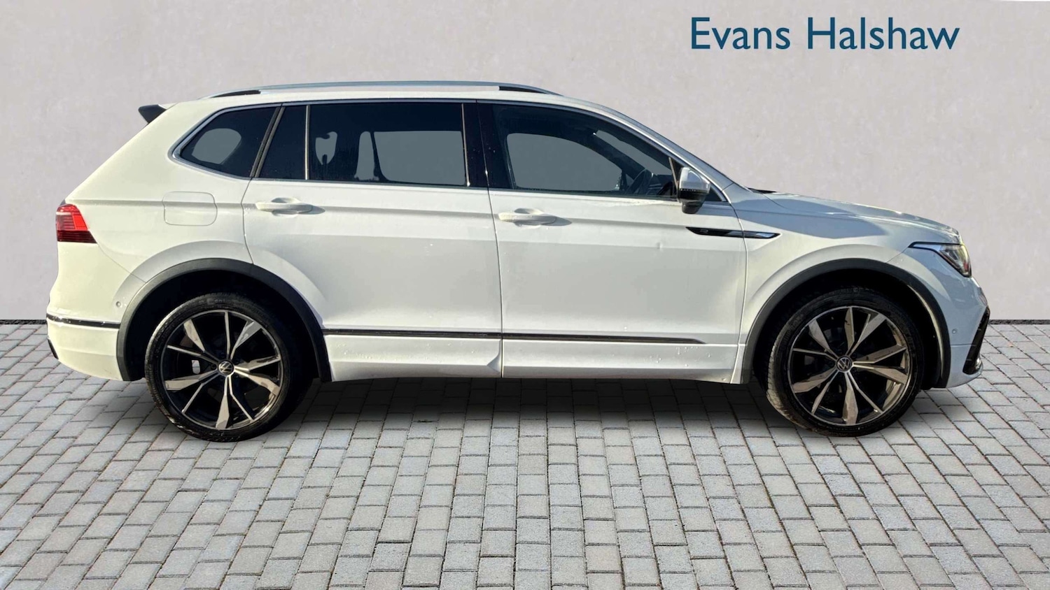 Used Volkswagen Tiguan Allspace 2023 for sale - 77928743: Photo 4
