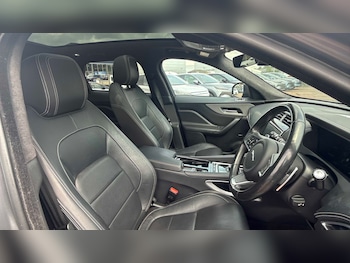 Used Jaguar F-Pace 2019 for sale - 79051643: Photo