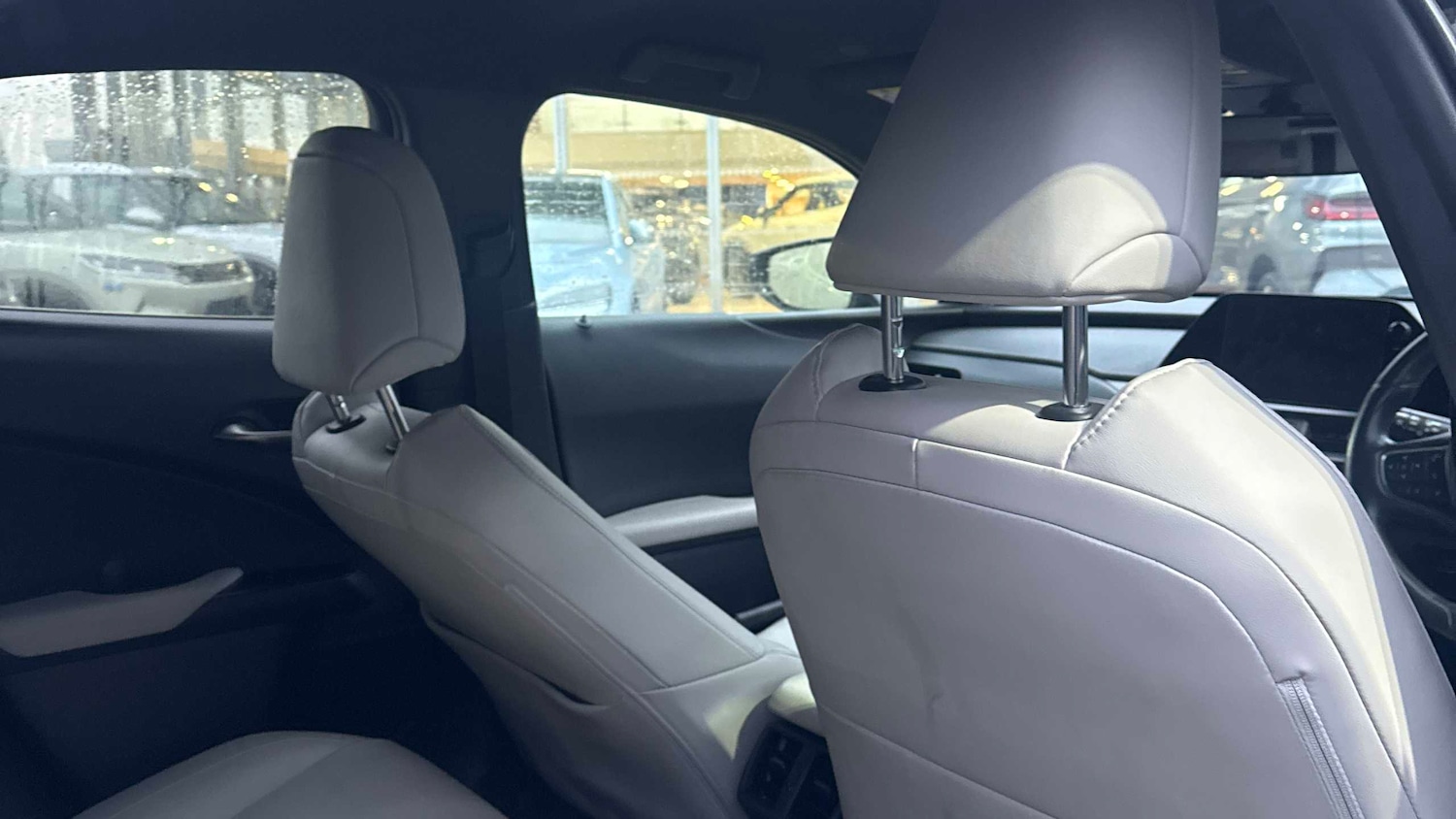 Used Lexus UX 2023 for sale - 77514376: Photo 6
