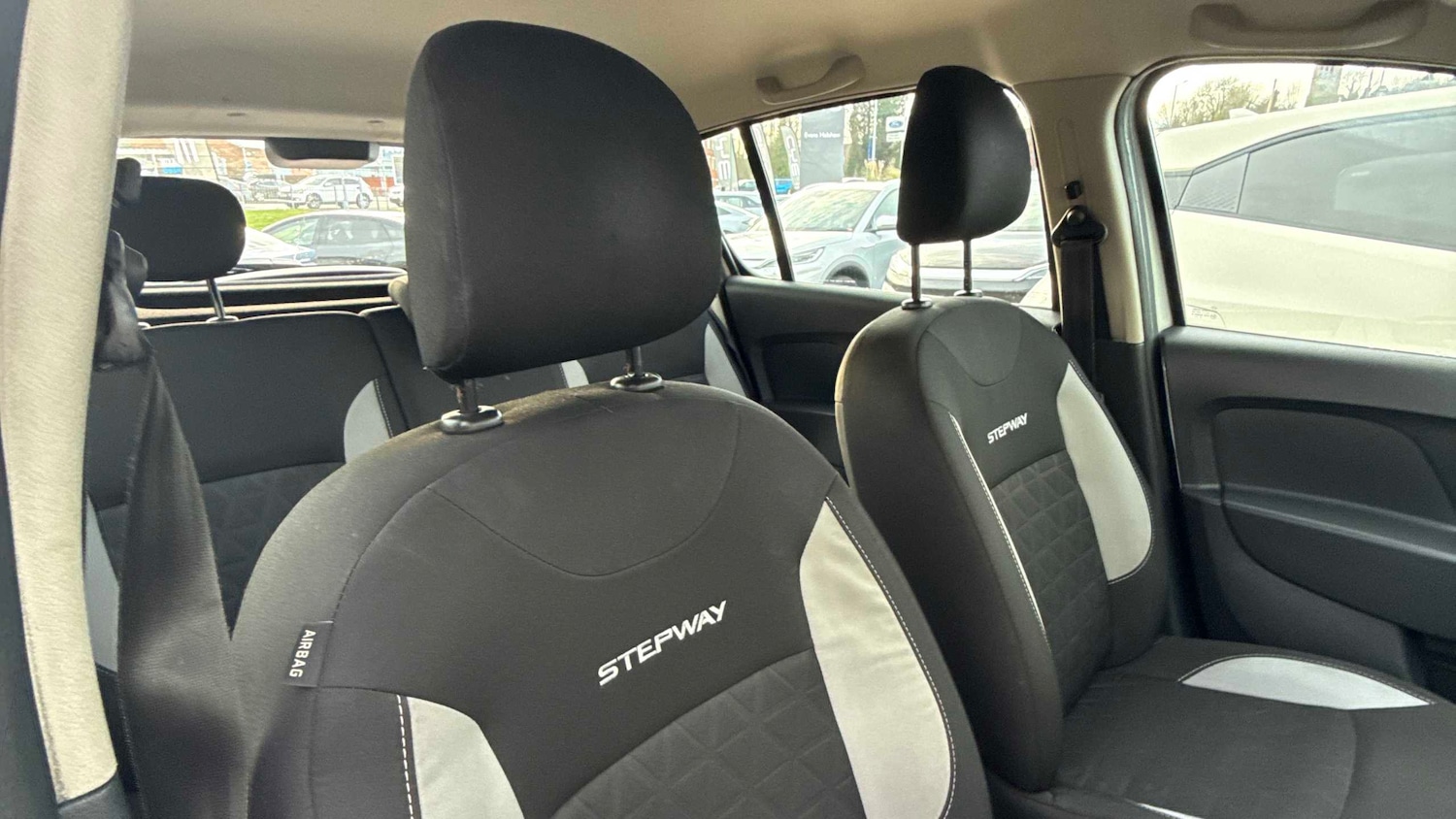 Used Dacia Sandero Stepway 2015 for sale - 77553208: Photo 5