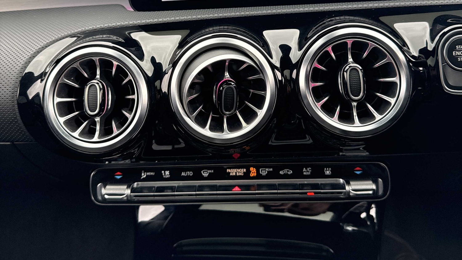 Used Mercedes-Benz CLA 2023 for sale - 76205265: Photo 28