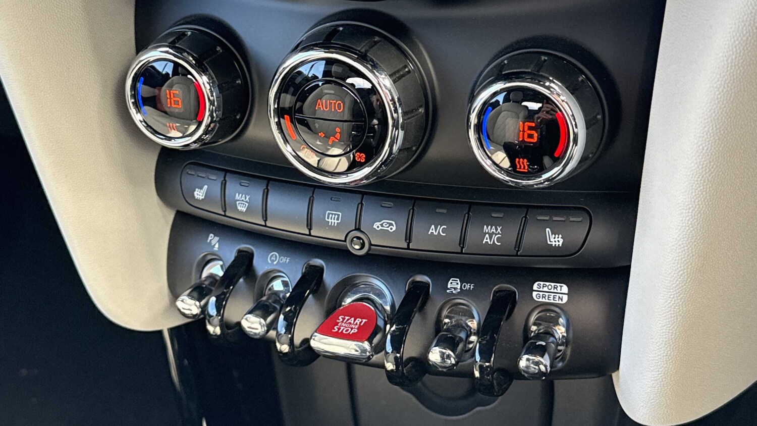 Used MINI Convertible 2023 for sale - 75812778: Photo 31