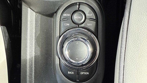 Used MINI Convertible 2023 for sale - 75812778: Photo 32