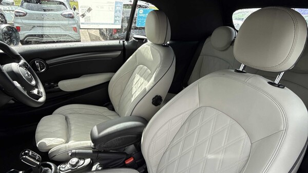 Used MINI Convertible 2023 for sale - 75812778: Photo 9
