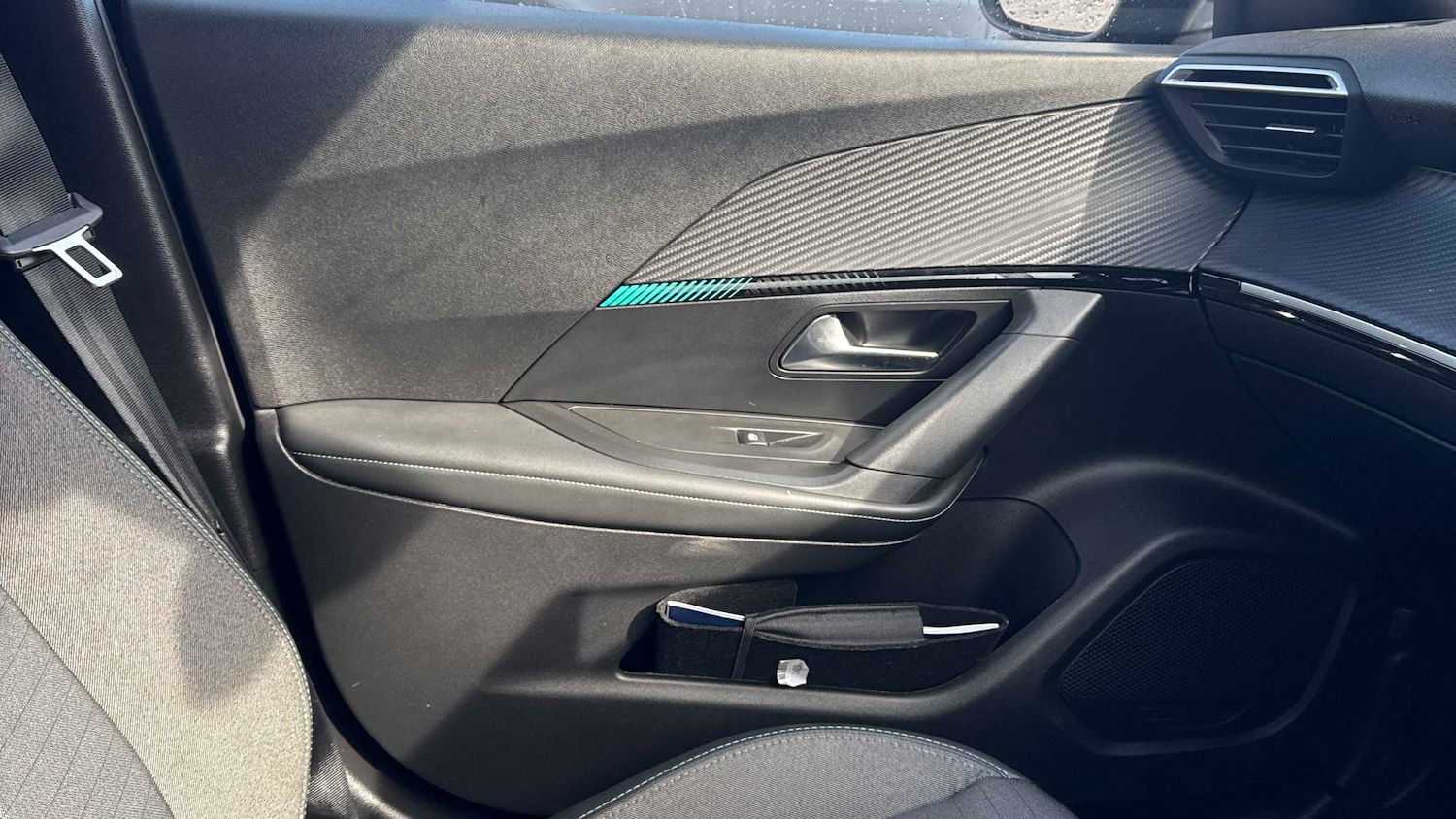 Used Peugeot 2008 2023 for sale - 78010389: Photo 17