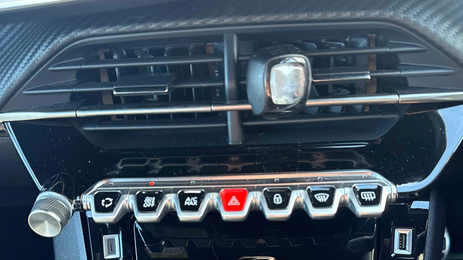 Used Peugeot 2008 2023 for sale - 78010389: Photo 26