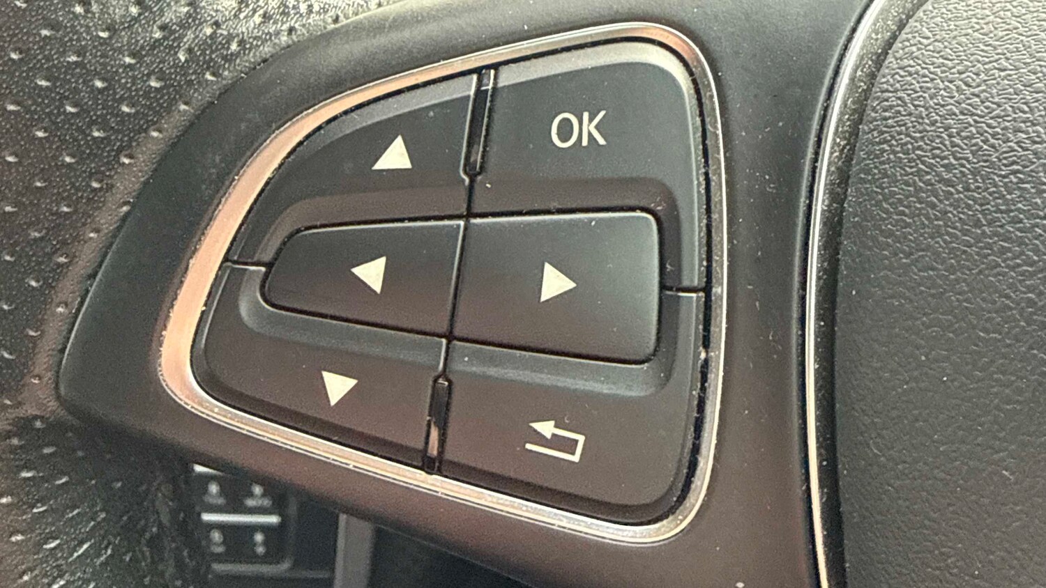 Used Mercedes-Benz A-Class 2017 for sale - 77928464: Photo 17