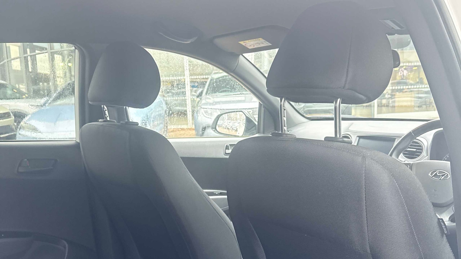 Used Hyundai i10 2018 for sale - 77615457: Photo 5