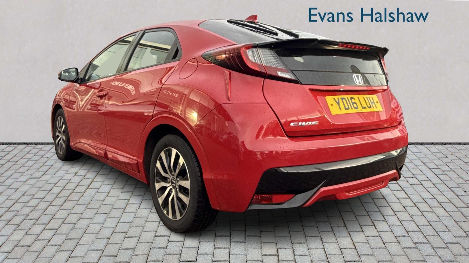 Used Honda Civic 2016 for sale - 77347959: Photo 2