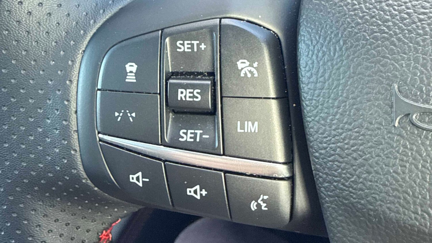 Used Ford Kuga 2025 for sale - 78118858: Photo 23