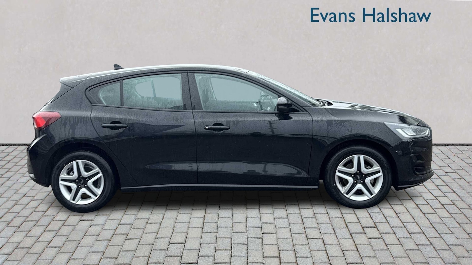 Used Ford Focus 2022 for sale - 76929030: Photo 2