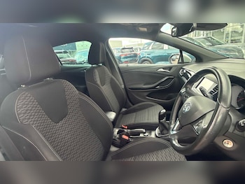 Used Vauxhall Astra 2017 for sale - 79466796: Photo