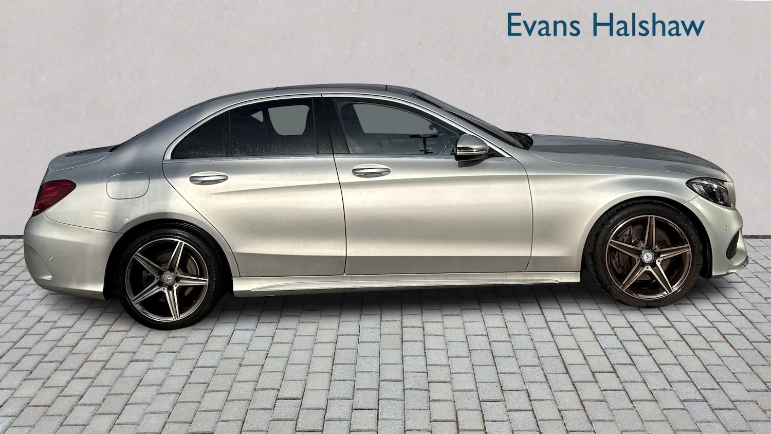 Used Mercedes-Benz C Class 2017 for sale - 76501871: Photo 2