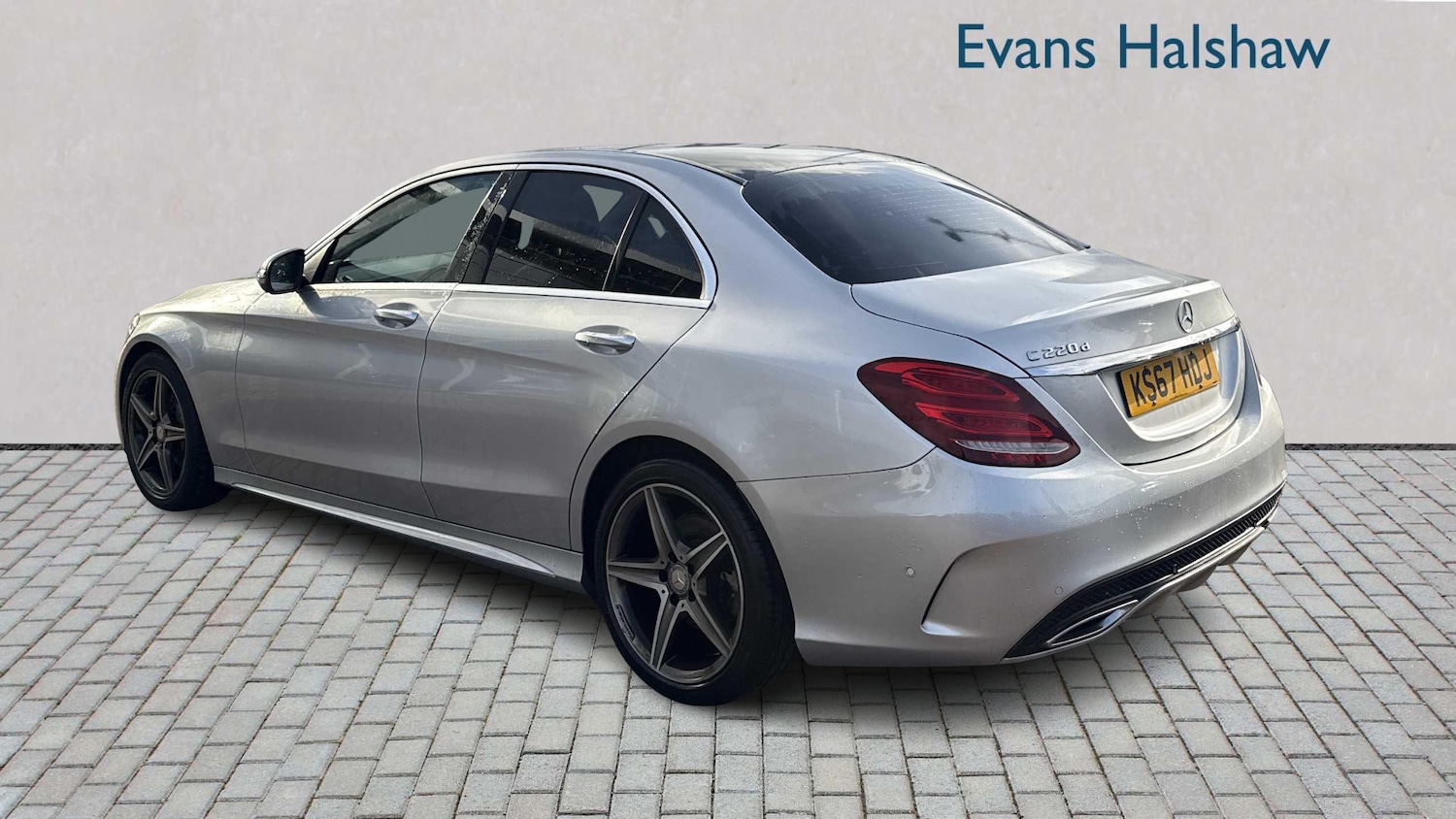 Used Mercedes-Benz C Class 2017 for sale - 76501871: Photo 4