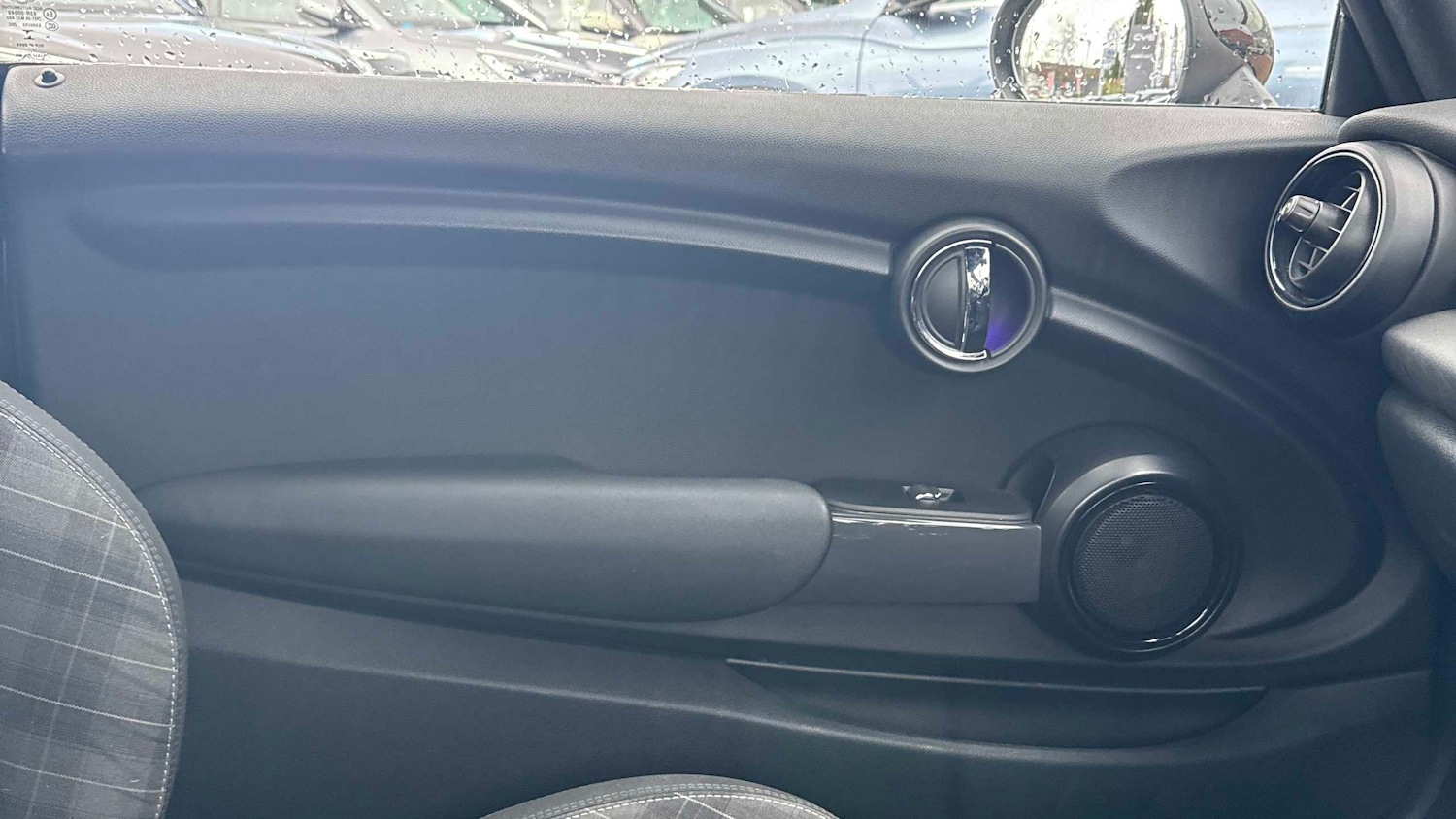 Used MINI Convertible 2017 for sale - 77589113: Photo 9