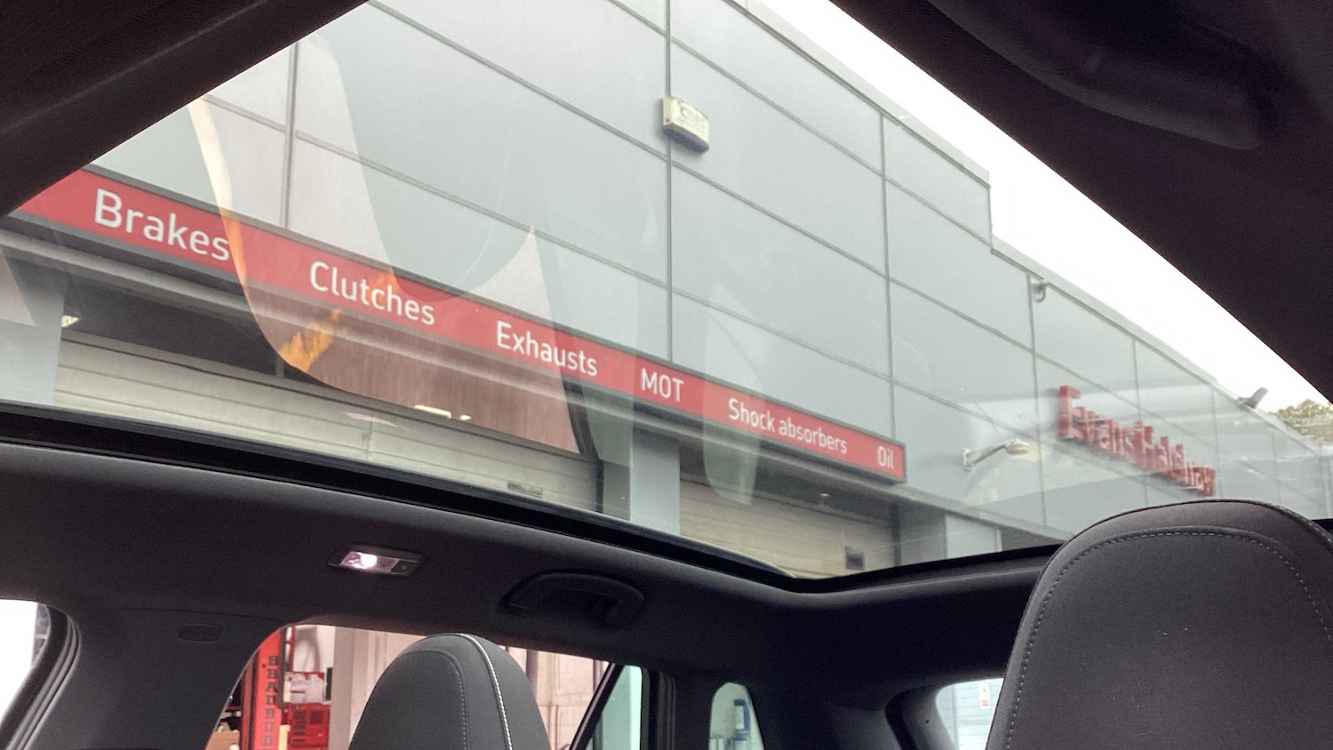 Used Skoda Kamiq 2023 for sale - 77334044: Photo 2