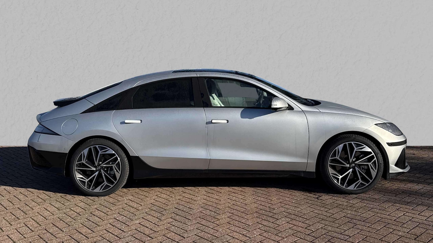 Used Hyundai IONIQ 6 2025 for sale - 76034621: Photo 2