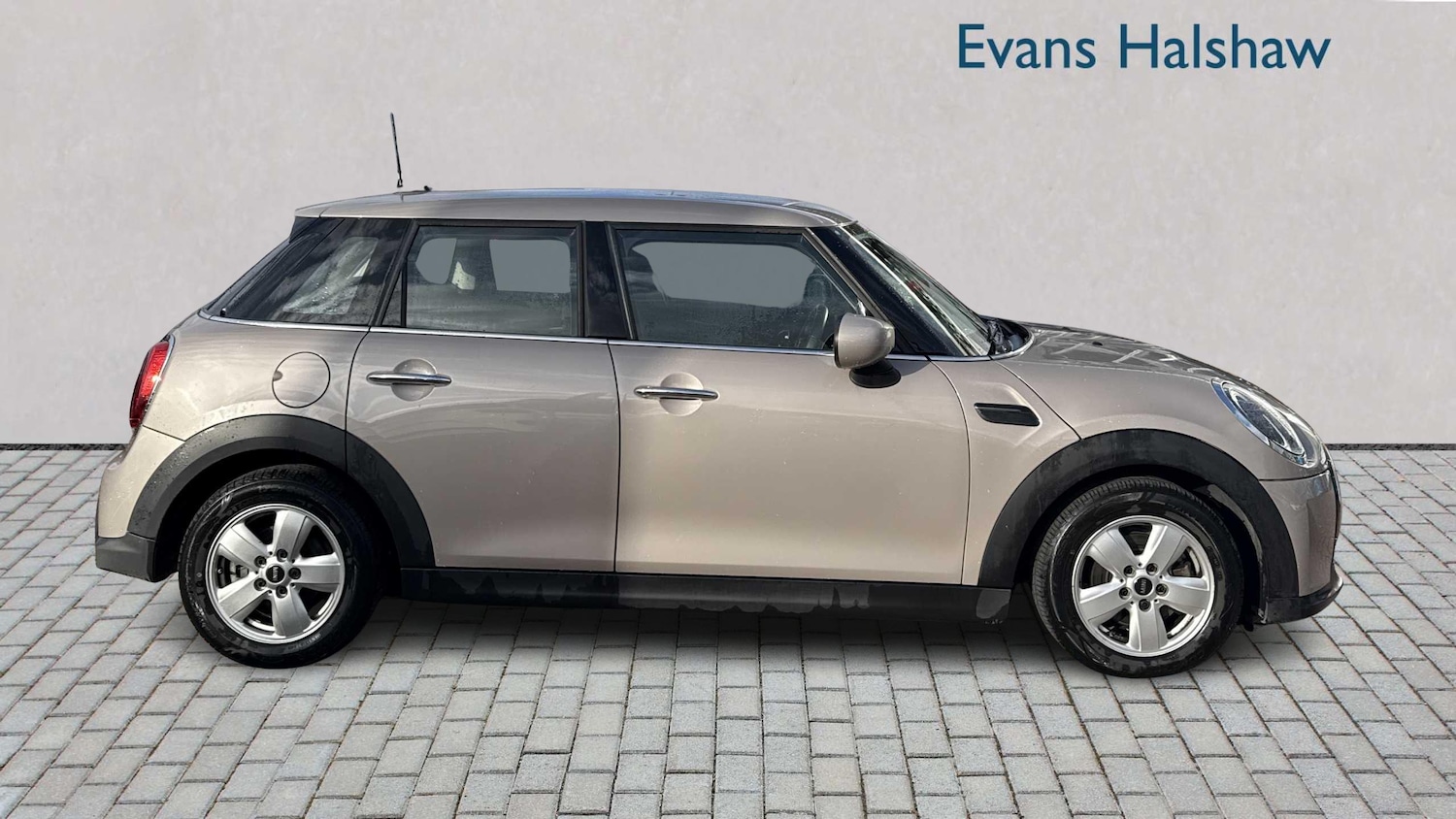 Used MINI Hatch 2022 for sale - 76362629: Photo 2