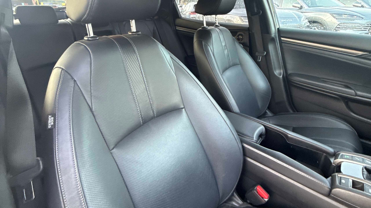 Used Honda Civic 2017 for sale - 77589103: Photo 4