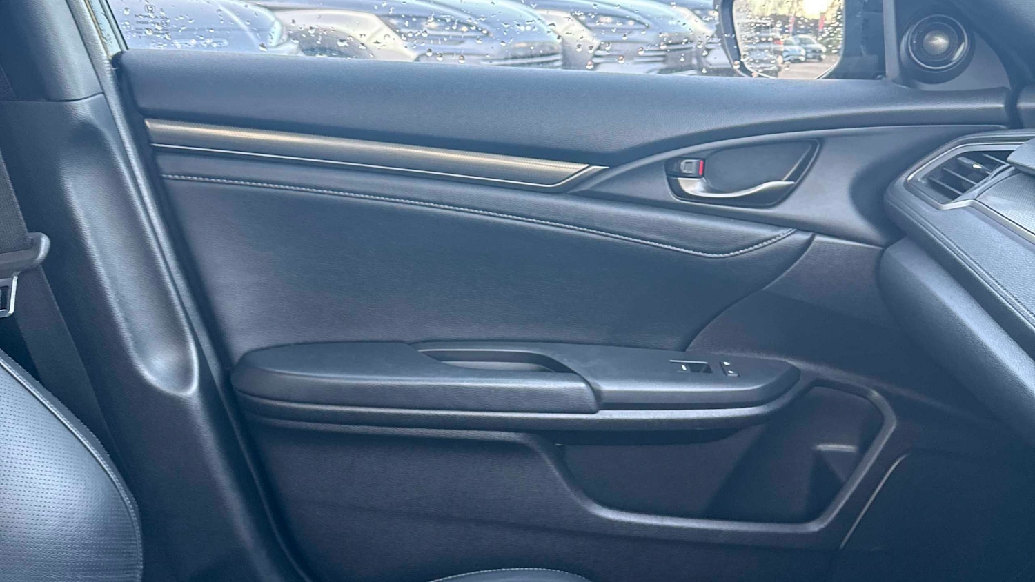 Used Honda Civic 2017 for sale - 77589103: Photo 7