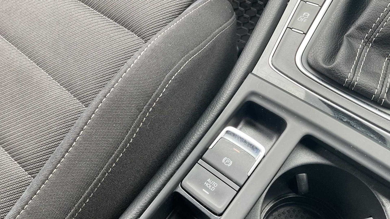 Used Volkswagen Golf 2018 for sale - 76668990: Photo 21