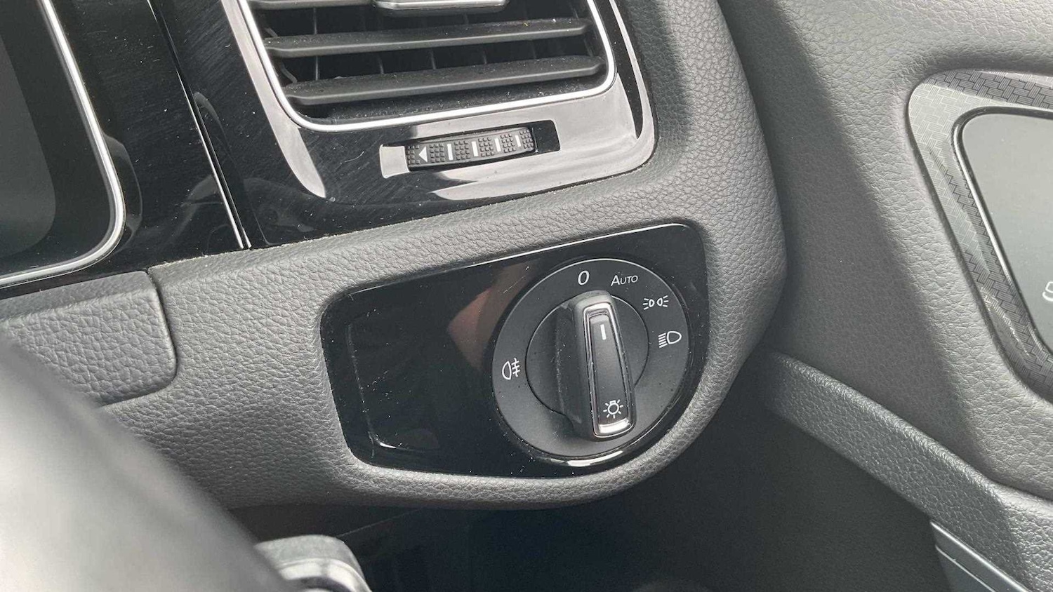 Used Volkswagen Golf 2018 for sale - 76668990: Photo 23