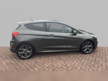 Used Ford Fiesta 2018 for sale - 76113424: Photo 2