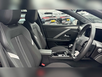 Used Vauxhall Astra 2023 for sale - 77996017: Photo