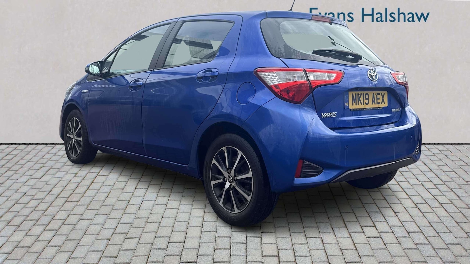 Used Toyota Yaris 2019 for sale - 77899241: Photo 2