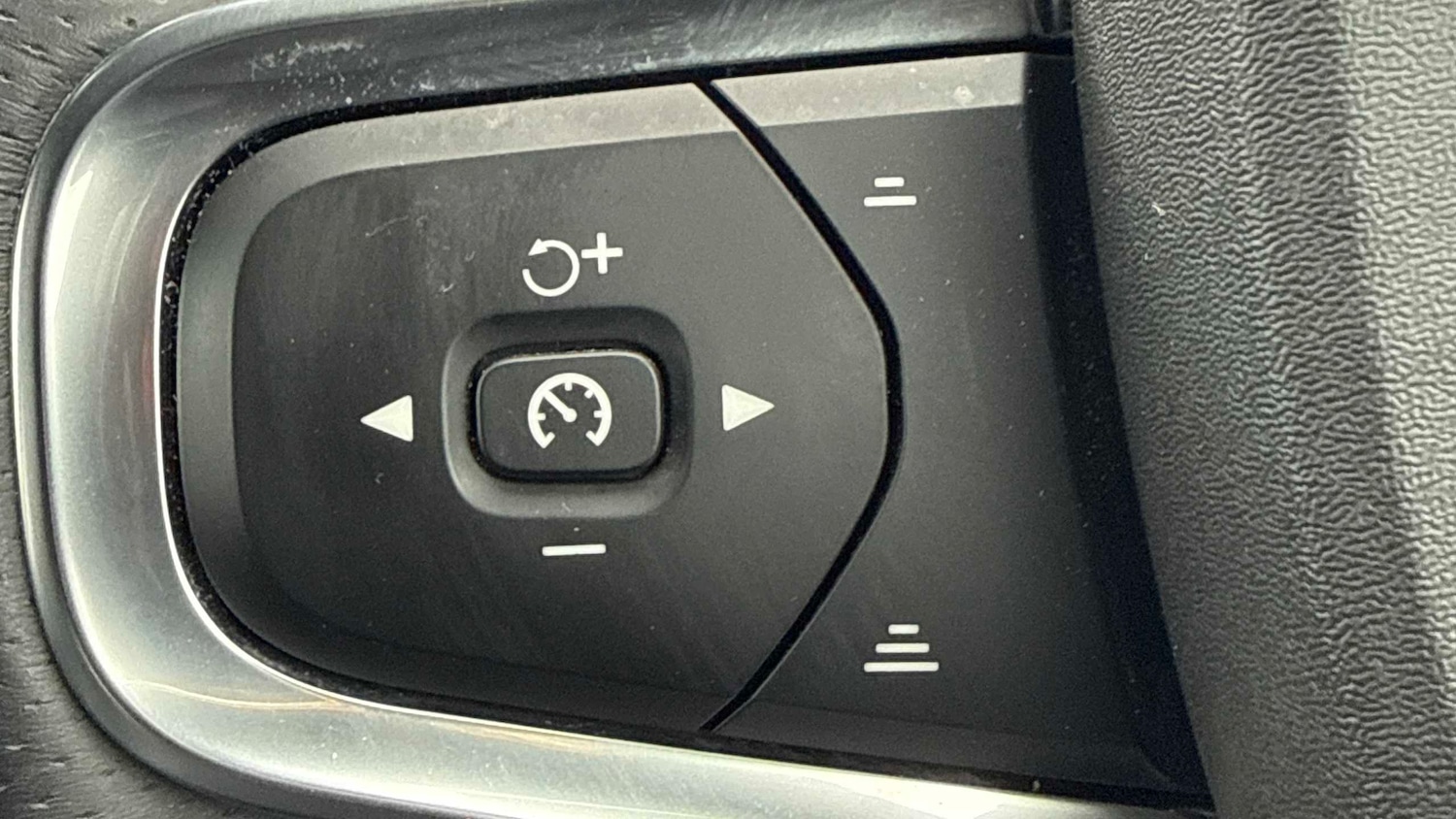 Used Volvo XC40 2020 for sale - 77194637: Photo 16