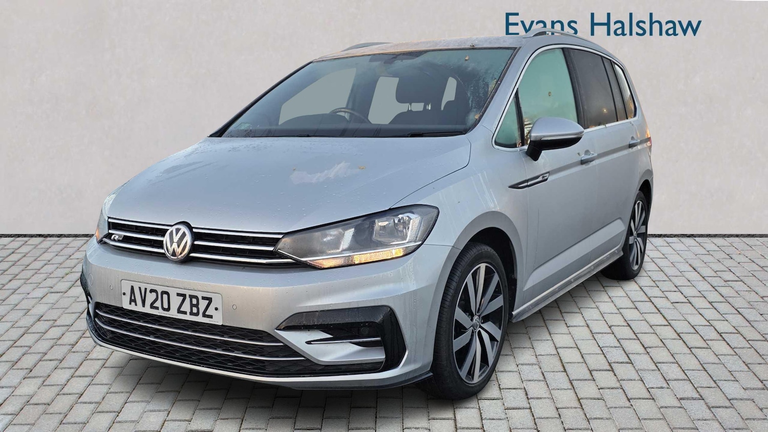 Used Volkswagen Touran 2020 for sale - 77194642: Photo 1