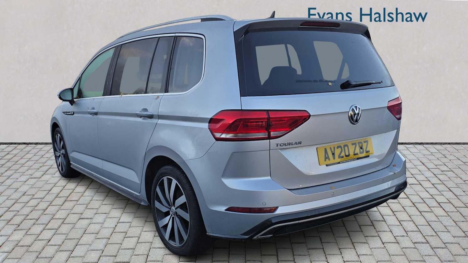Used Volkswagen Touran 2020 for sale - 77194642: Photo 3