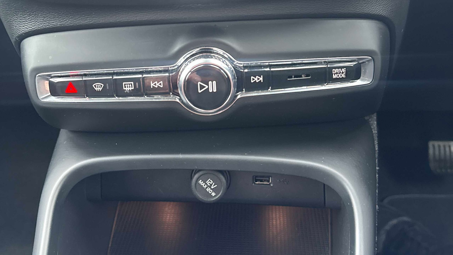 Used Volvo XC40 2021 for sale - 77270126: Photo 22