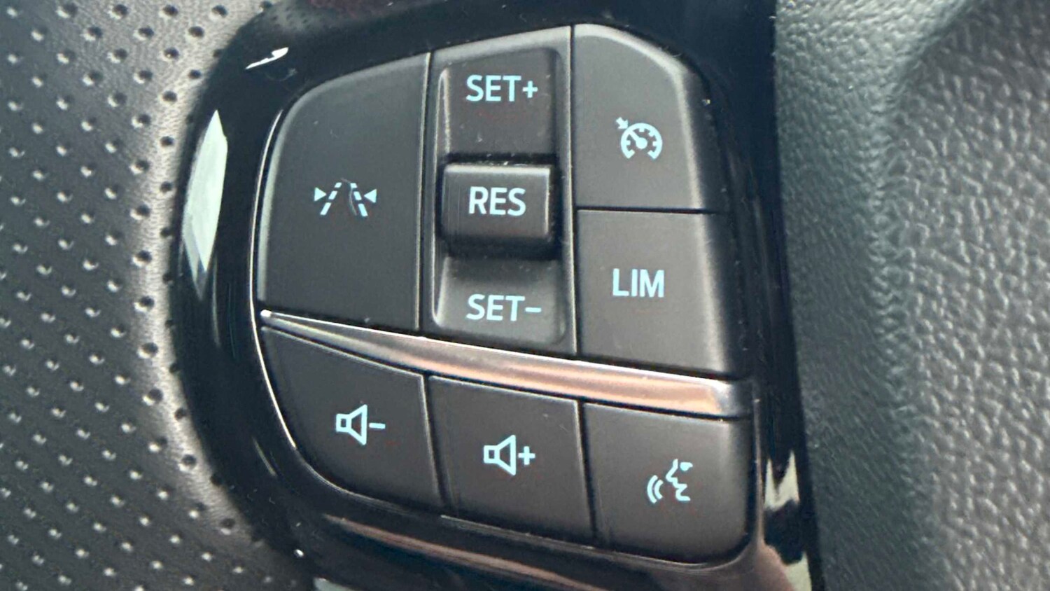 Used Ford Puma 2024 for sale - 77648848: Photo 16