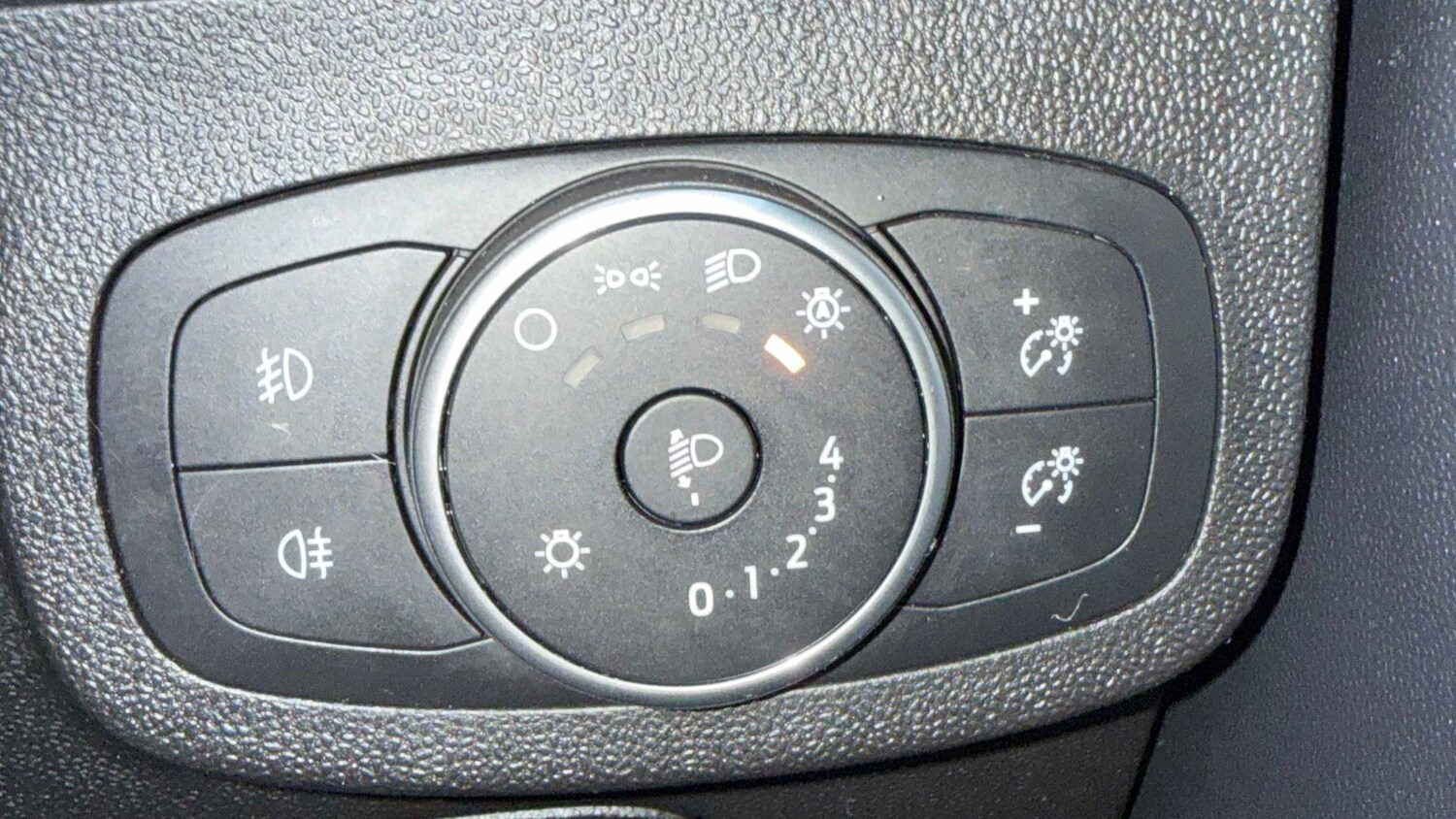 Used Ford Fiesta 2018 for sale - 77194381: Photo 28