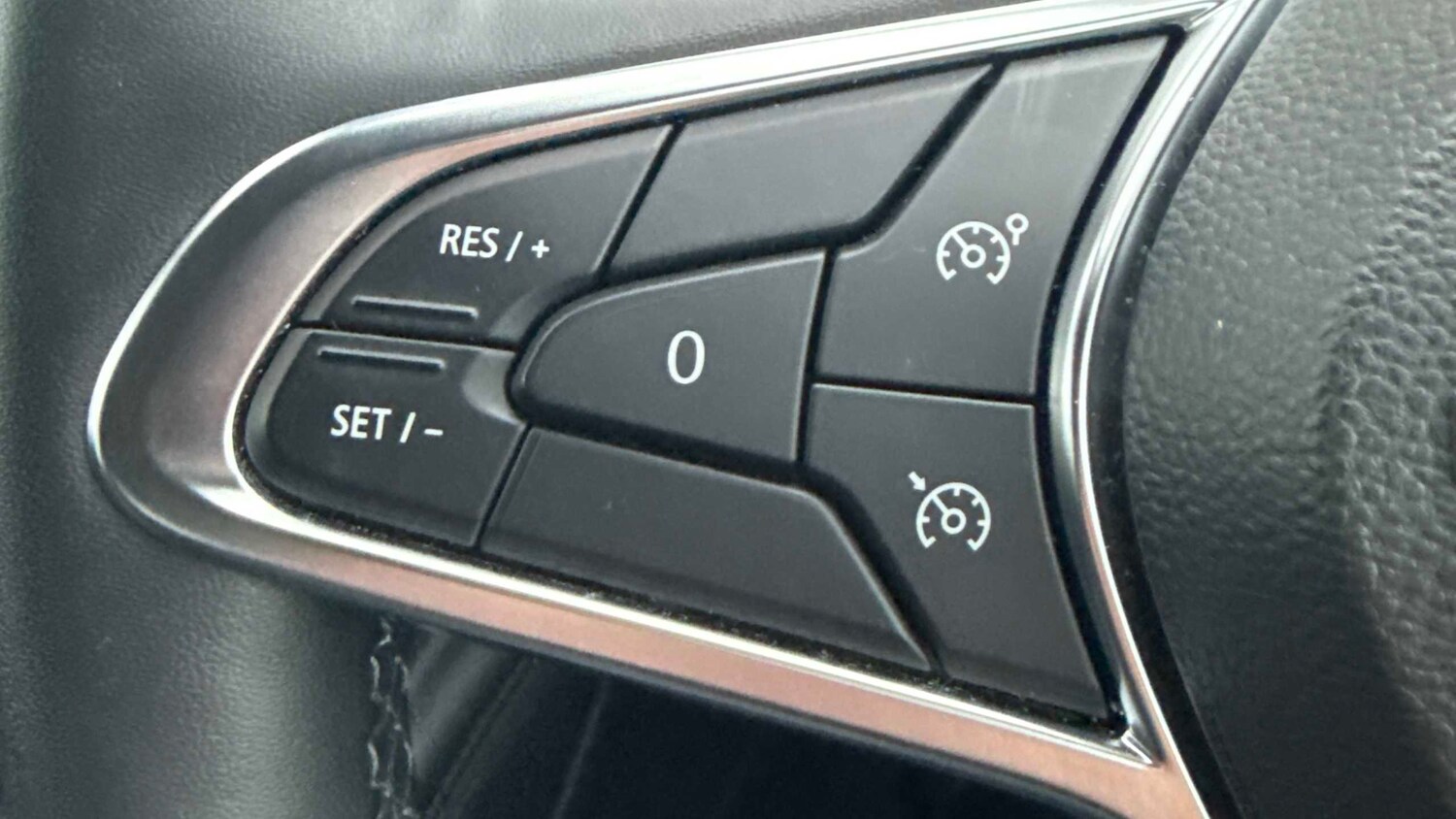 Used Renault Zoe 2023 for sale - 77348137: Photo 14