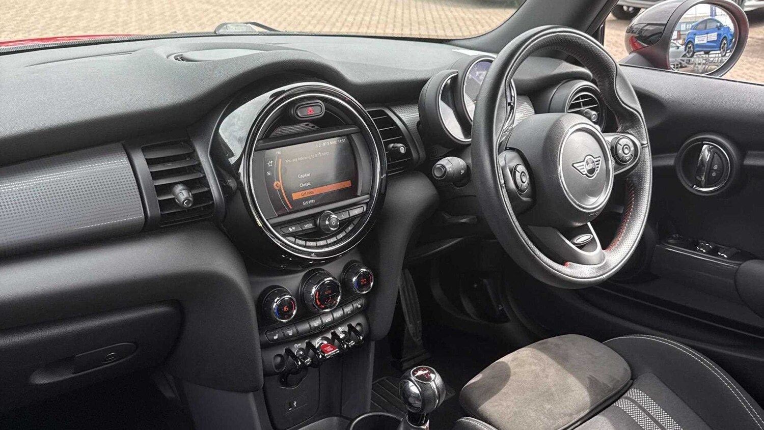 Used MINI Convertible 2019 for sale - 77194569: Photo 11