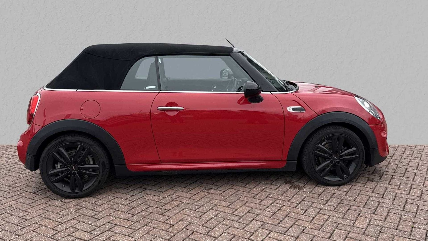 Used MINI Convertible 2019 for sale - 77194569: Photo 2