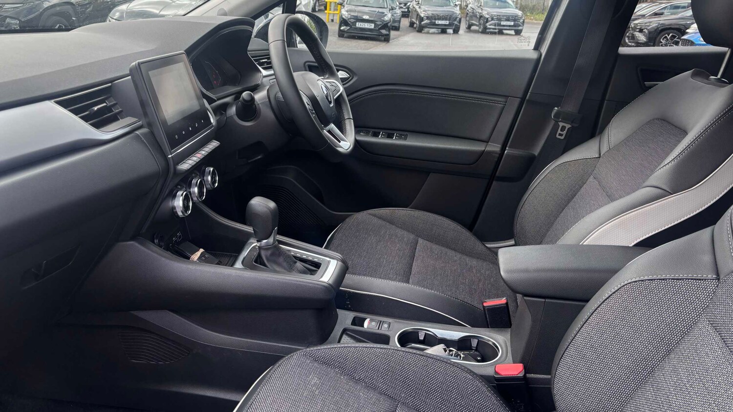 Used Renault Captur 2024 for sale - 78052245: Photo 11