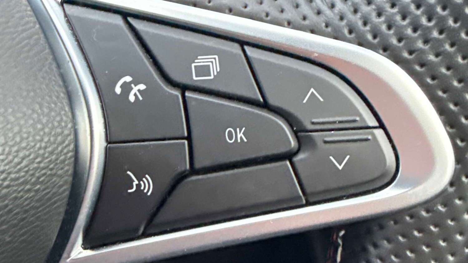 Used Renault Clio 2023 for sale - 78052129: Photo 11