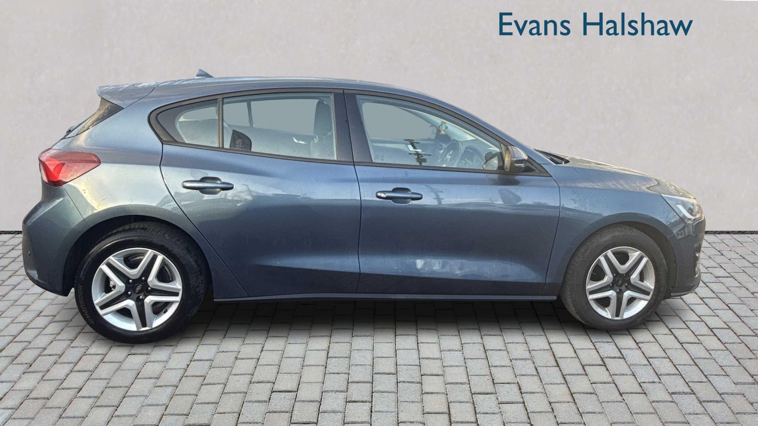 Used Ford Focus 2023 for sale - 76916151: Photo 2