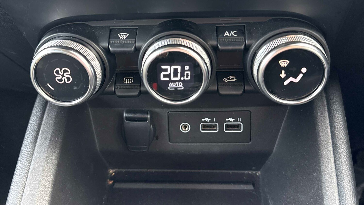 Used Renault Clio 2023 for sale - 77996130: Photo 23