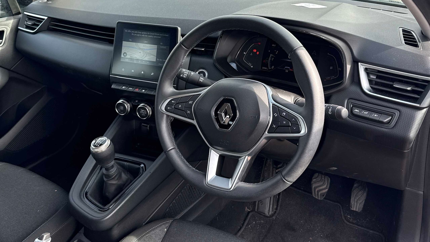 Used Renault Clio 2023 for sale - 77996130: Photo 3