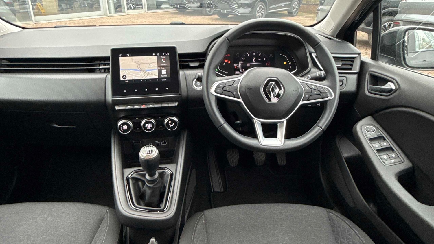 Used Renault Clio 2023 for sale - 77996130: Photo 8