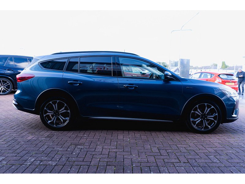 Used Ford Focus 2022 for sale - 76884438: Photo 9