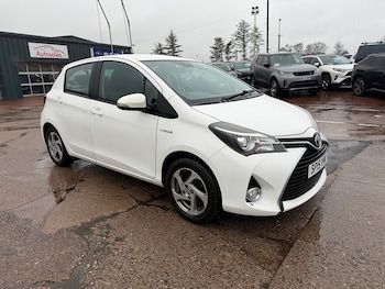 Used Toyota Yaris 2015 for sale - 77521677: Photo