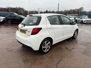 Used Toyota Yaris 2015 for sale - 77521677: Photo