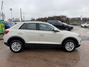 Used Volkswagen T-Roc 2022 for sale - 77521675: Photo
