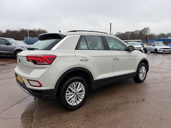 Used Volkswagen T-Roc 2022 for sale - 77521675: Photo